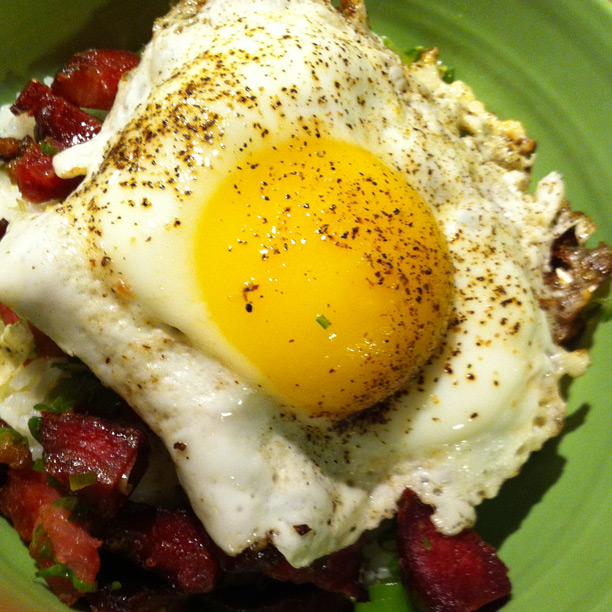 Adoboloco-14hr-smoked-pork-ham-eggs